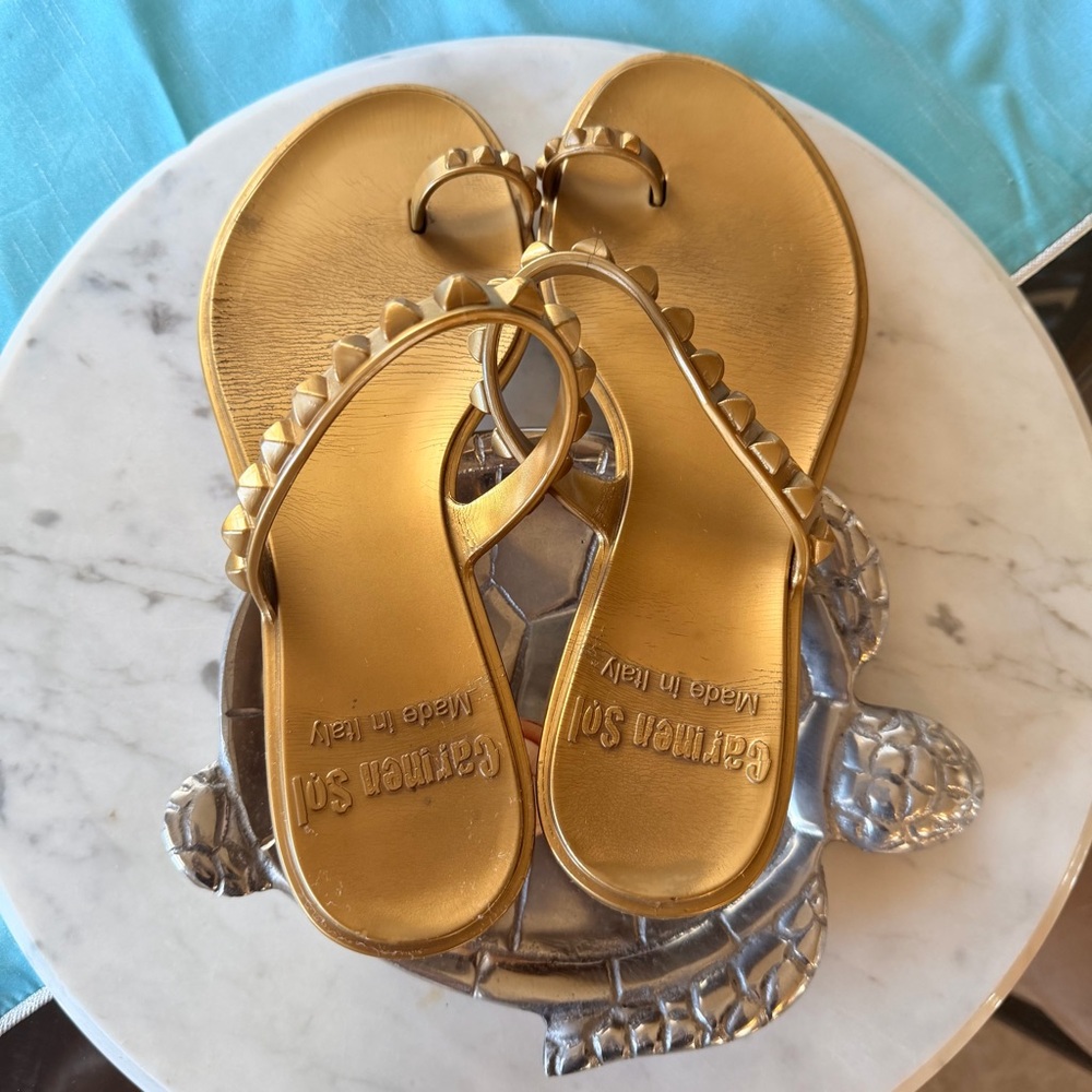 Carmen Sol Size 10 Gold Flat Jelly Sandals
